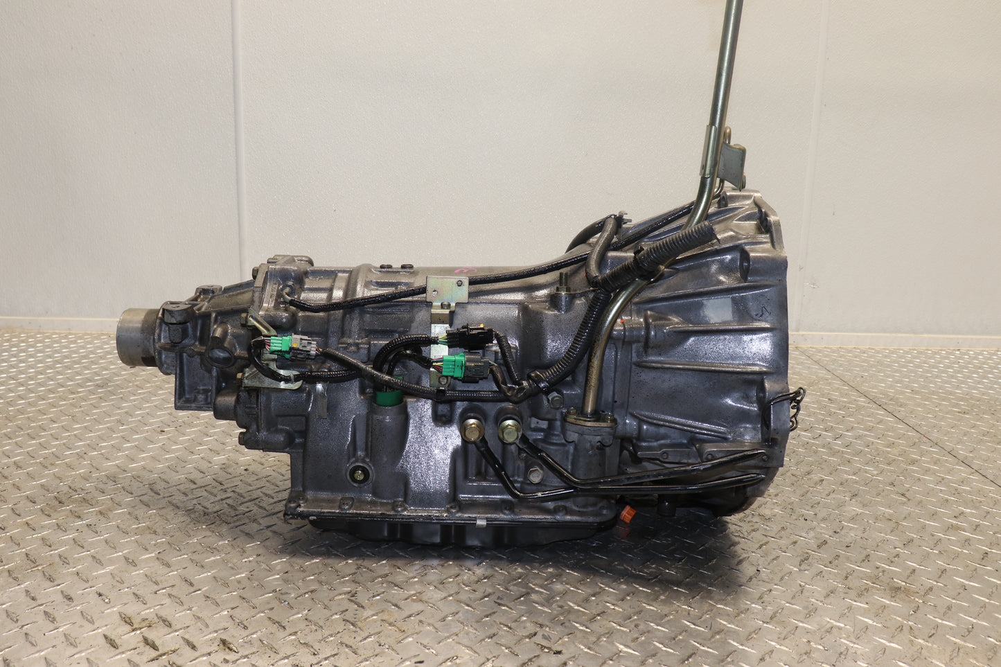 2003 2004 2005 Infiniti G35 5 Speed Automatic RWD Transmission JDM VQ35DE 3-Plug RE5R05A