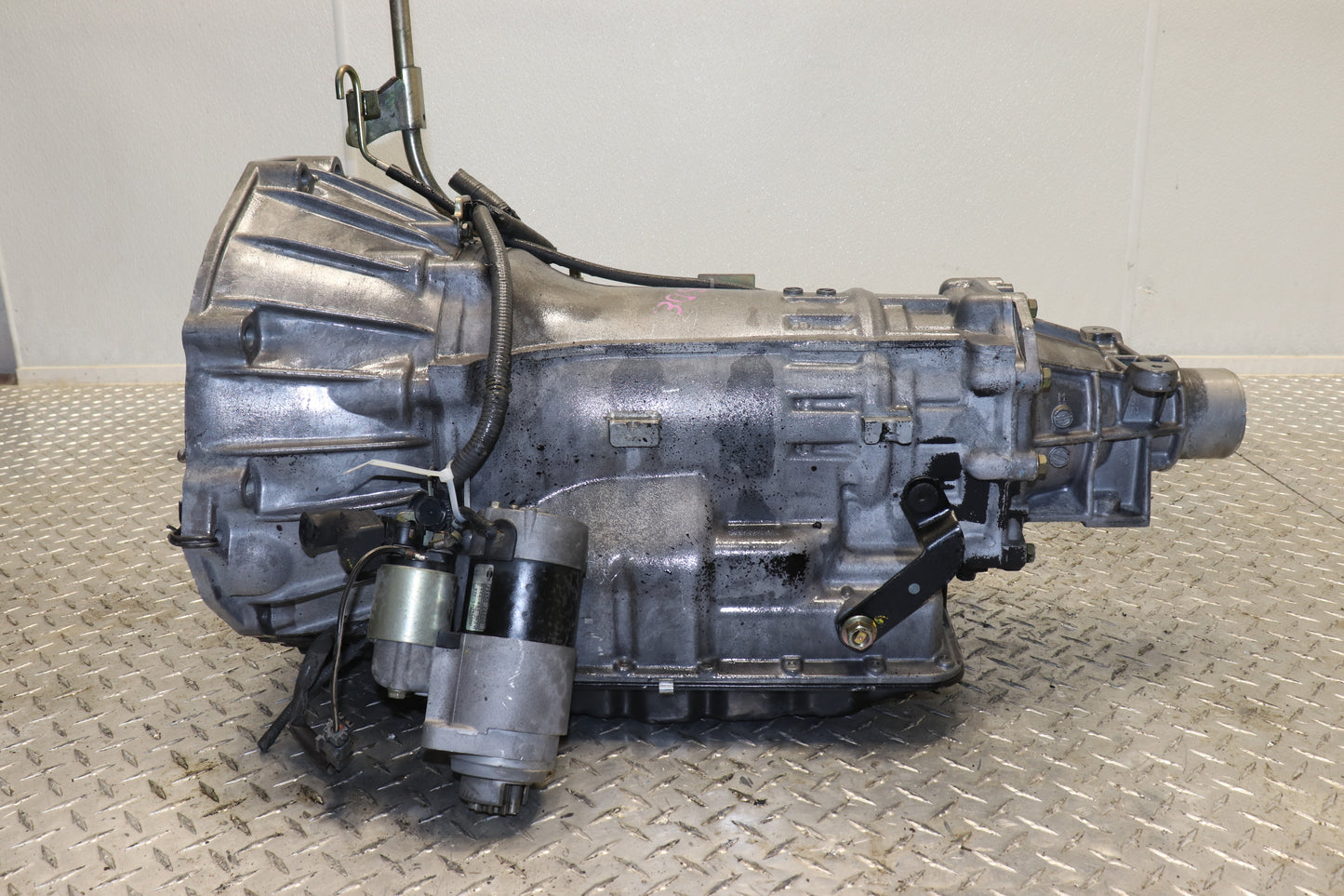 2003 2004 2005 Infiniti G35 5 Speed Automatic RWD Transmission JDM VQ35DE 3-Plug RE5R05A